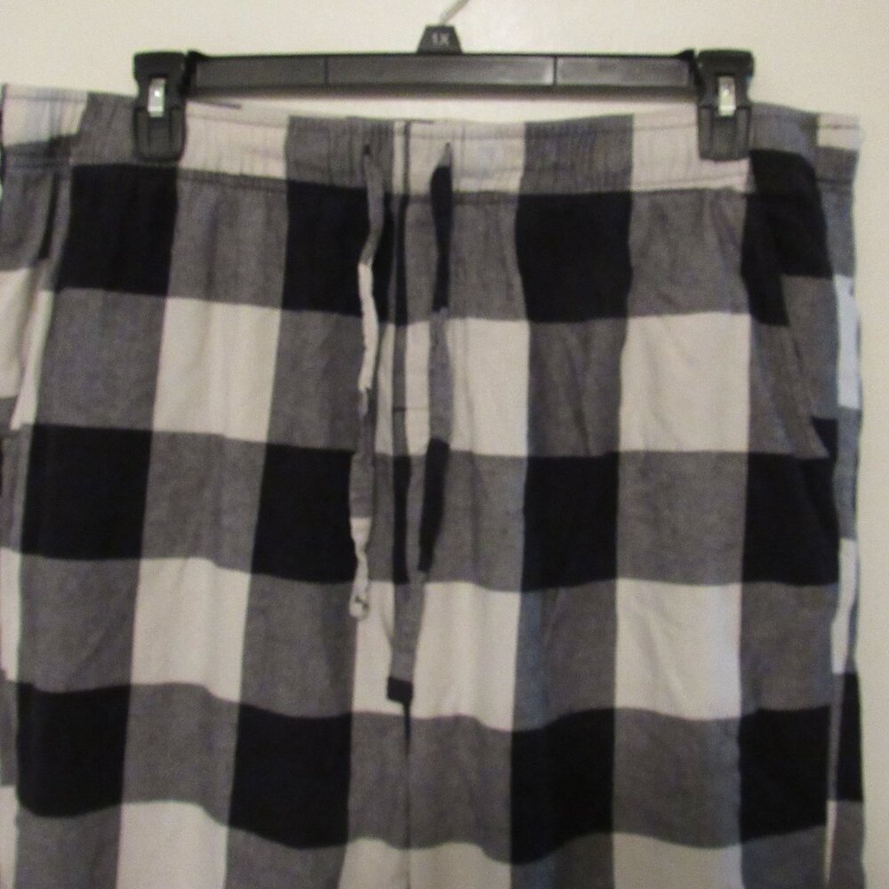 Old Navy Fleece Lounge Pants Women's Size XXL Black\White Plaid Wide Leg Pajama